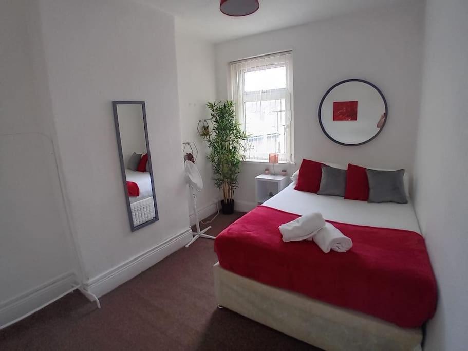 Large Family Home Central Location 3 Double Bedrooms And 1 Single Bedroom Κάρντιφ Εξωτερικό φωτογραφία